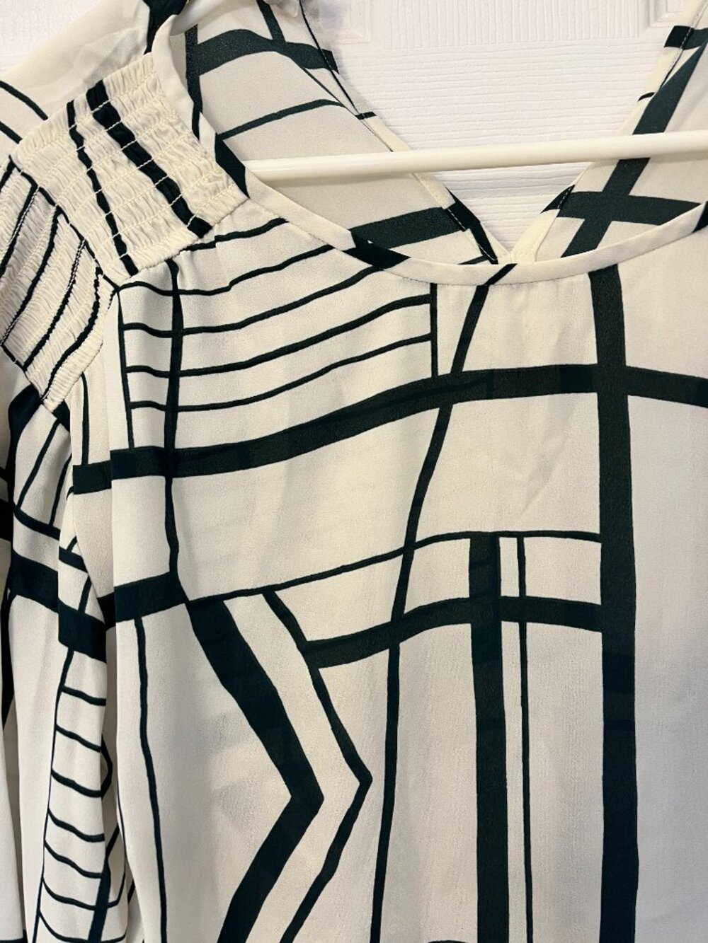 Club Monaco - Smocked Shoulder Blouse - Picture 3 of 9